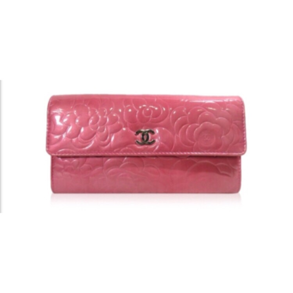 Auth Chanel camellia patent pink wallet